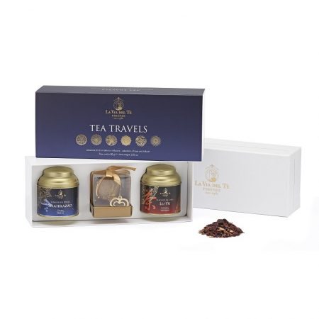 LVDTR.042_GIFT_BOX_TEA_TRAVELS_with_2_tins_of_40g_1_golden_steel_infuser-795x1092